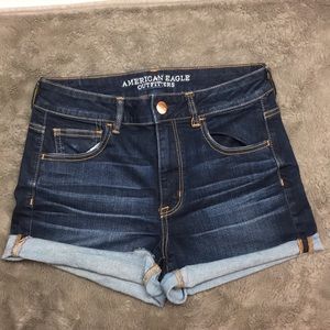 AMERICAN EAGLE hi-rise shortie in dark denim